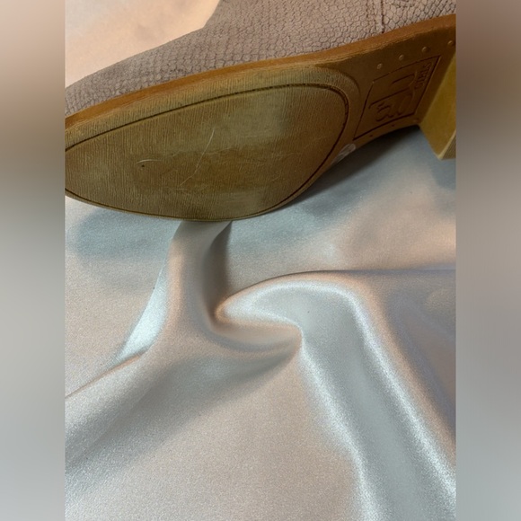 EUC Jovi-Girl Suede Western Inspired Booties - Picture 7 of 9